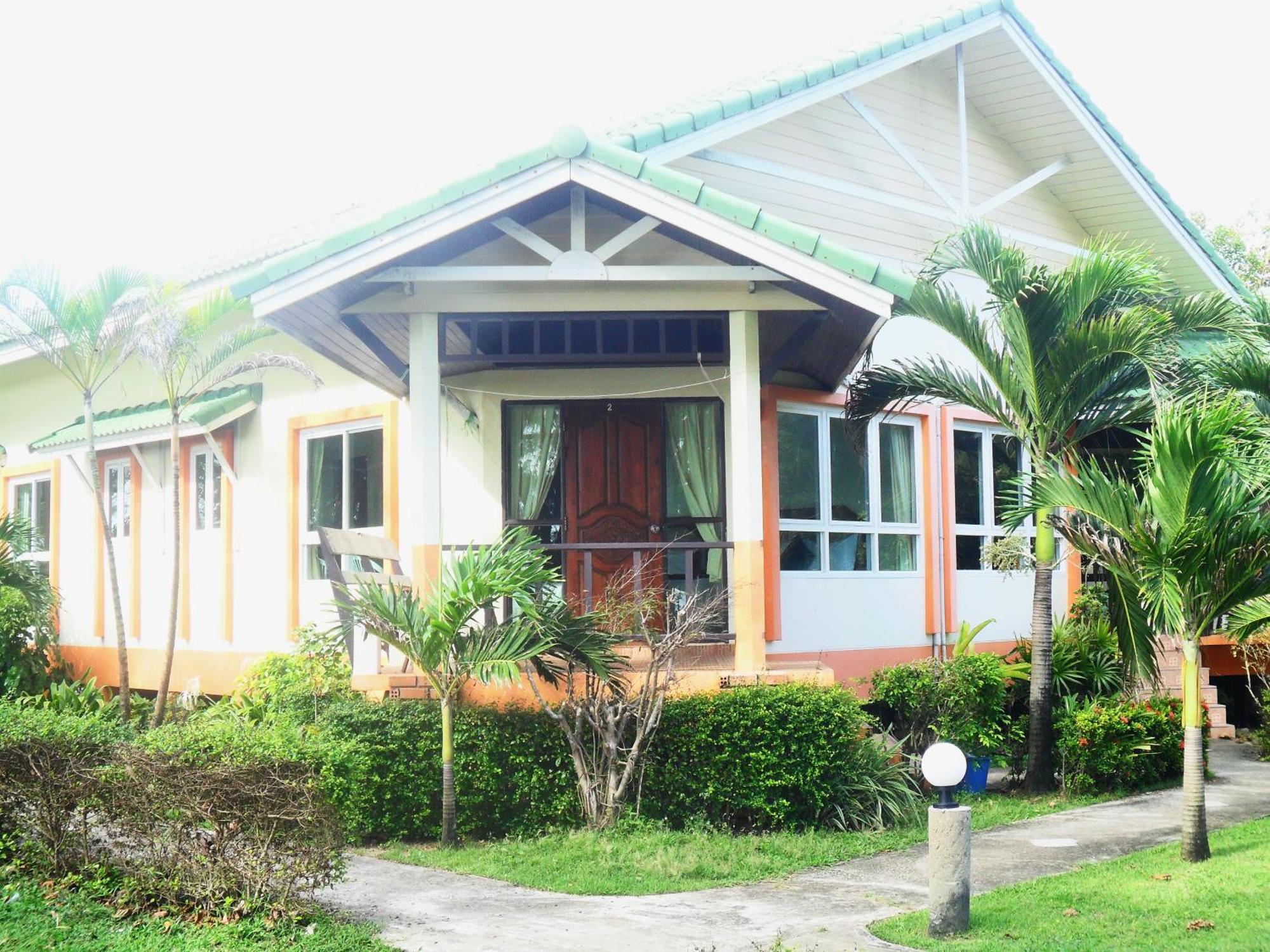 Lanta Palm Beach Resort , Beach Bungalow - Ко-Ланта Номер фото