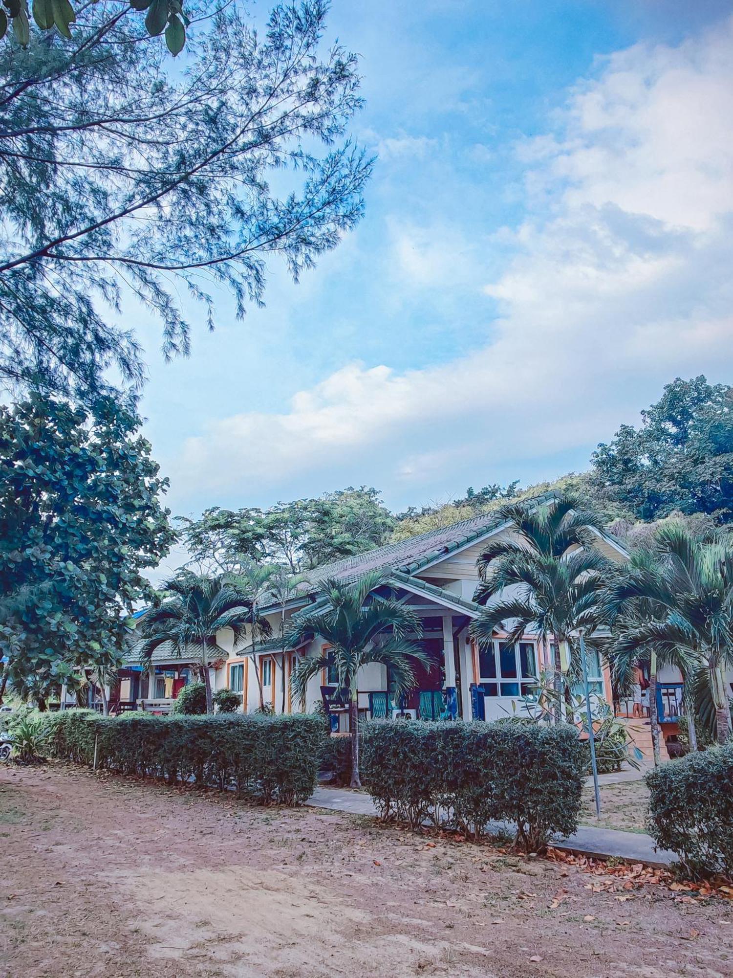Lanta Palm Beach Resort , Beach Bungalow - Ко-Ланта Экстерьер фото