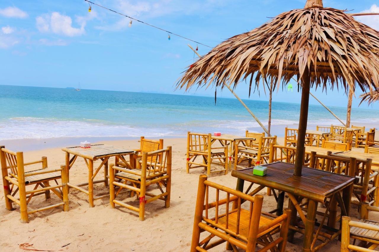 Lanta Palm Beach Resort , Beach Bungalow - Ко-Ланта Экстерьер фото