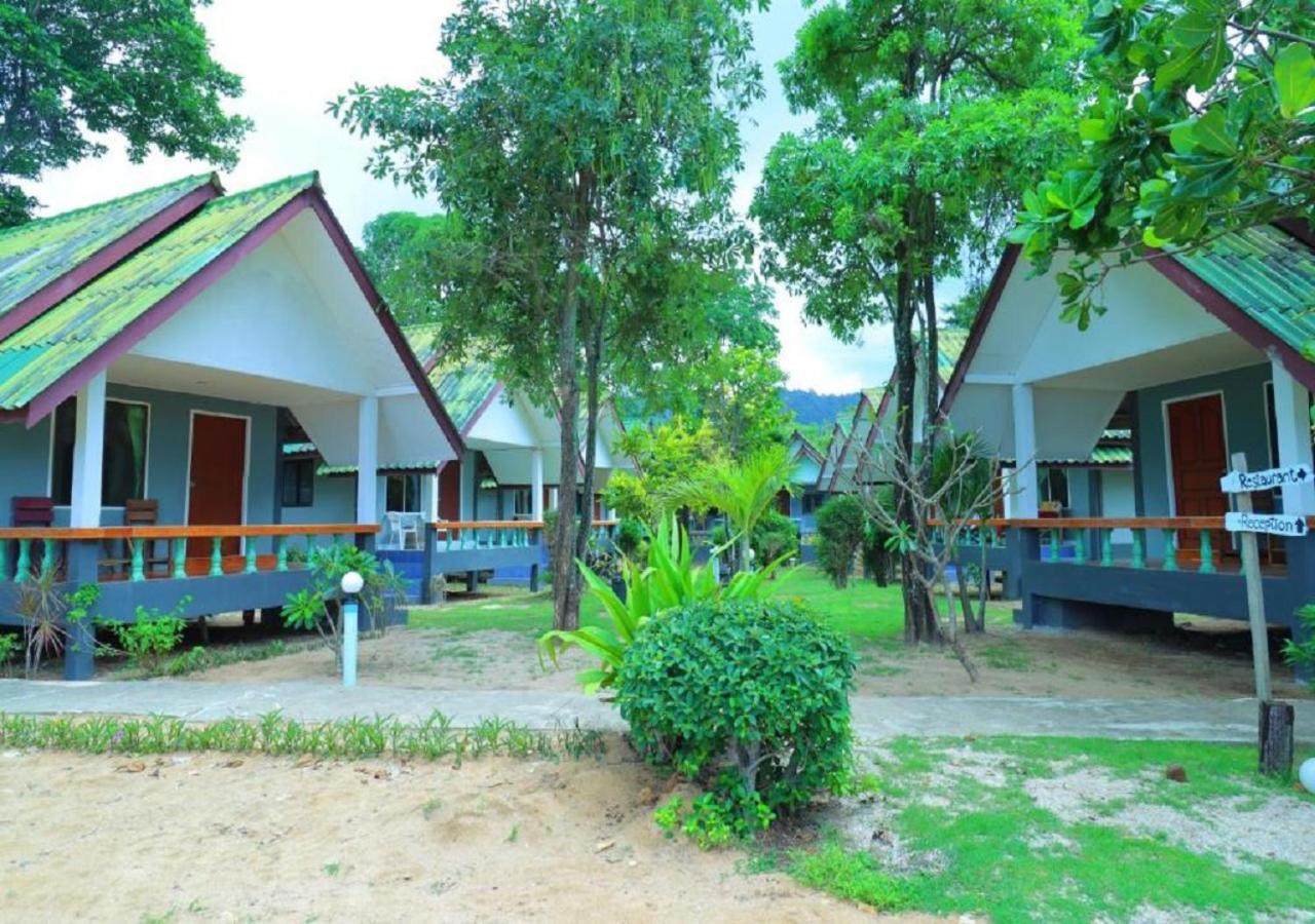 Lanta Palm Beach Resort , Beach Bungalow - Ко-Ланта Экстерьер фото